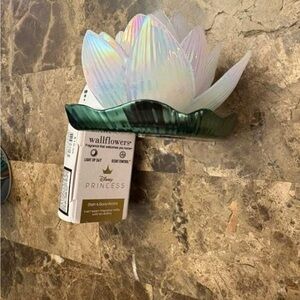 Bath & Body Works Iridescent White Lotus Wallflowers Plug-In Fragrance Holder